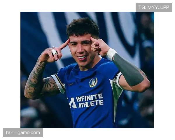 恩佐对阵顶级中场时的比赛掌控力分析